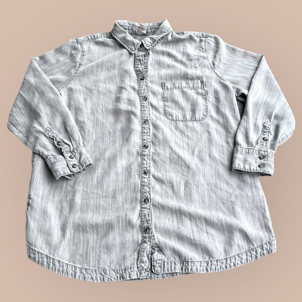 Chico's Shirt Women Medium (2) Gray Lyocell Long Sleeve Button Up Faded Chambray
